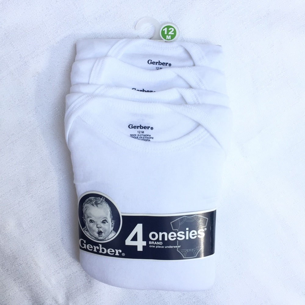 Pack of 4 Gerber 12m Onesies - white shortsleeved